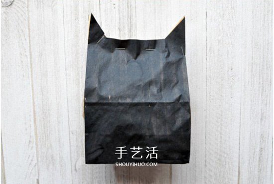 萬圣節(jié)可愛小蝙蝠制作 利用牛皮紙袋改造而成 -  www.rpnrmr.com