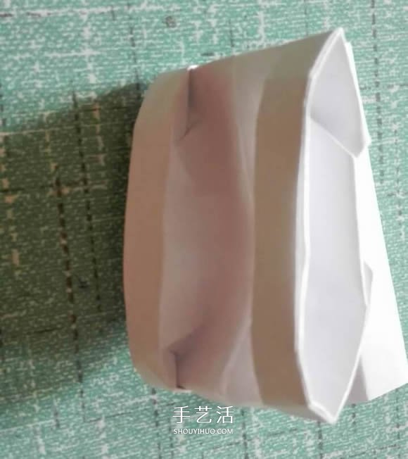 簡(jiǎn)單現(xiàn)代兵器折紙教程 可愛(ài)小坦克的折法圖解 -  www.rpnrmr.com