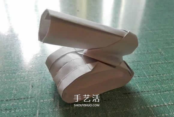 簡(jiǎn)單現(xiàn)代兵器折紙教程 可愛(ài)小坦克的折法圖解 -  www.rpnrmr.com