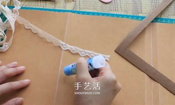水洗牛皮紙手工制作復(fù)古拼色風(fēng)書套的教程 -  www.rpnrmr.com
