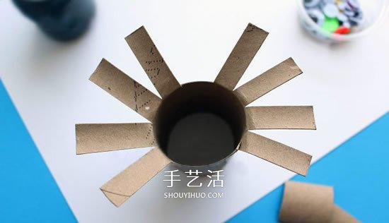 幼兒手工制作卷紙筒蜘蛛 萬圣節(jié)變異蜘蛛做法 -  www.rpnrmr.com
