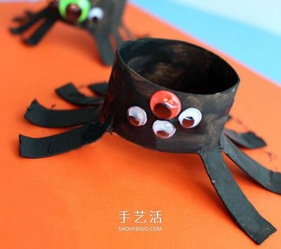 幼兒手工制作卷紙筒蜘蛛 萬圣節(jié)變異蜘蛛做法 -  www.rpnrmr.com