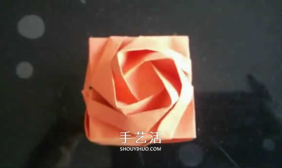 玫瑰紙盒的折法圖解 情人節(jié)玫瑰禮品盒折紙 -  www.rpnrmr.com