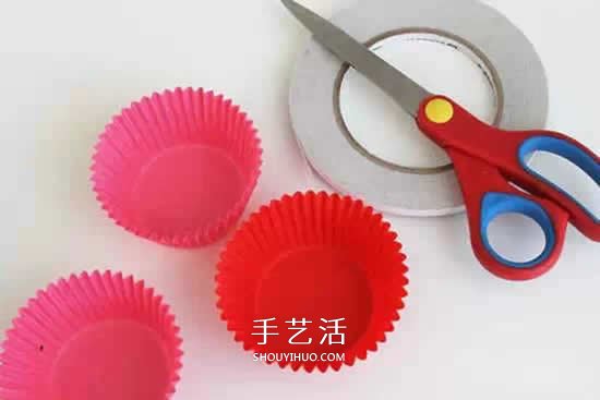 節(jié)日花環(huán)DIY 簡單蛋糕紙做花環(huán)的方法圖解 -  www.rpnrmr.com