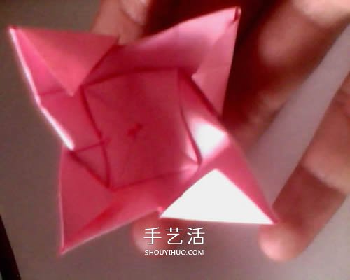 簡單紙玫瑰花的折法 像是還未完全綻放的結(jié)構(gòu) -  www.rpnrmr.com