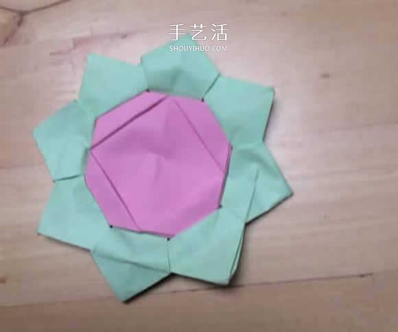 旋轉(zhuǎn)紙陀螺怎么折圖解 簡單花型陀螺折紙教程 -  www.rpnrmr.com
