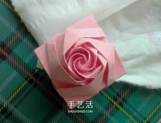 情人節(jié)禮品盒折紙圖解 好看韓式玫瑰禮盒的折法 -  www.rpnrmr.com
