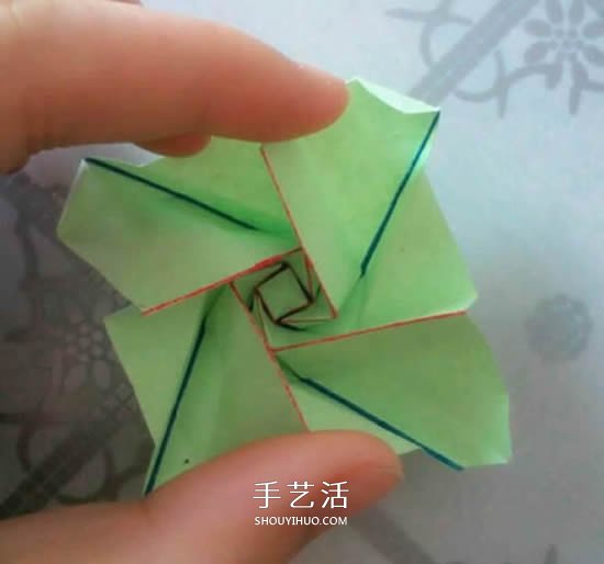 情人節(jié)禮品盒折紙圖解 好看韓式玫瑰禮盒的折法 -  www.rpnrmr.com