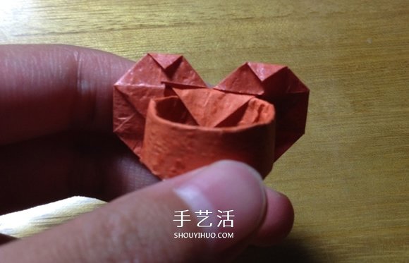 愛心戒指的折法圖解 怎么折心形戒指的教程 -  www.rpnrmr.com
