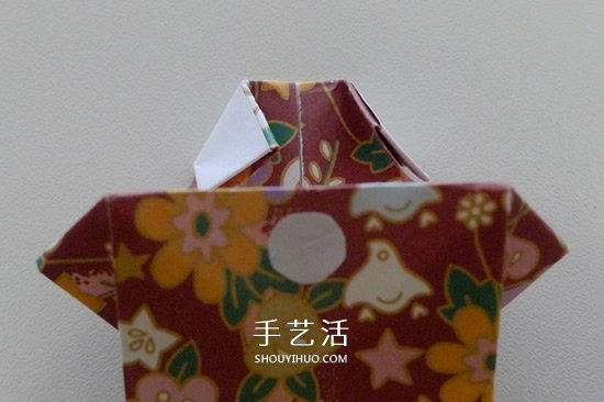 怎么折男T恤的圖解教程 手工折紙T恤簡單折法 -  www.rpnrmr.com