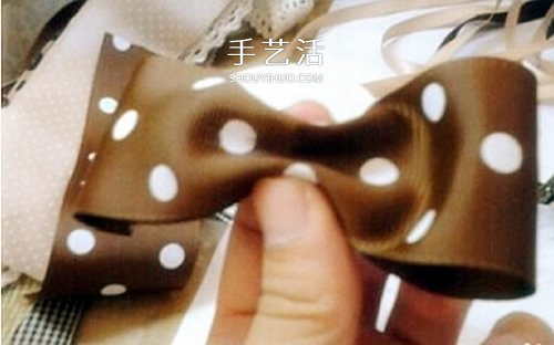 用兩種顏色緞帶 DIY制作雙色蝴蝶結發(fā)卡圖解 -  www.rpnrmr.com