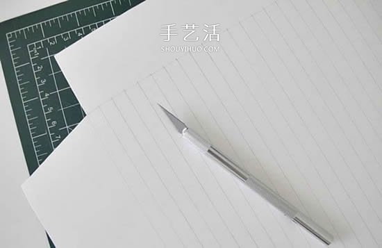 編織風(fēng)書皮的包法圖解 卡紙手工制作雙色書皮 -  www.rpnrmr.com