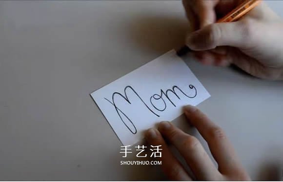 簡(jiǎn)單母親節(jié)賀卡的制作 絲帶蝴蝶結(jié)卡片的做法 -  www.rpnrmr.com