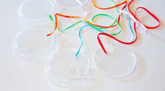 酸奶蓋子廢物利用 手工制作彩虹風鈴的方法 -  www.rpnrmr.com