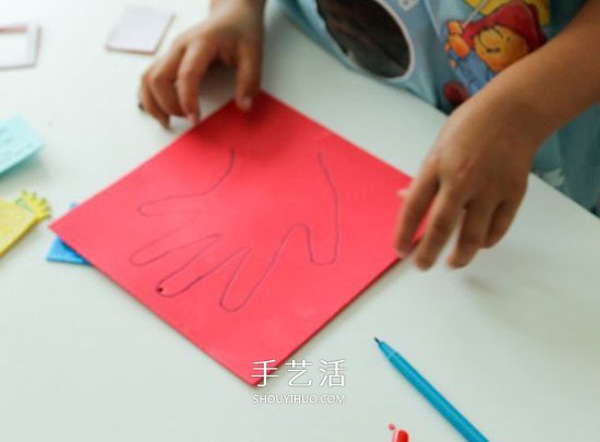 創(chuàng)意父親節(jié)卡片DIY 海綿紙制作手掌賀卡方法 -  www.rpnrmr.com