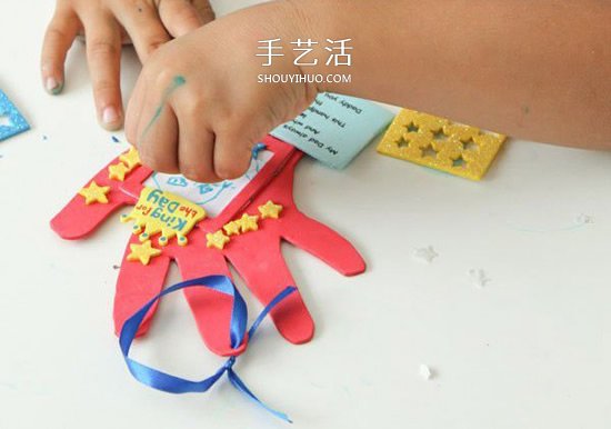 創(chuàng)意父親節(jié)卡片DIY 海綿紙制作手掌賀卡方法 -  www.rpnrmr.com