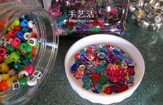 幼兒園簡易風(fēng)鈴的做法 雞蛋托廢物利用做風(fēng)鈴 -  www.rpnrmr.com