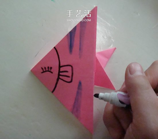 幼兒園小班折紙教程 簡單折一條熱帶小魚折法 -  www.rpnrmr.com