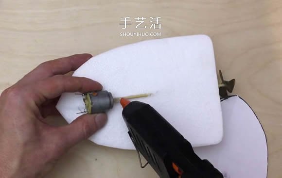 電動(dòng)科技小制作：自制電動(dòng)玩具船的方法 -  www.rpnrmr.com