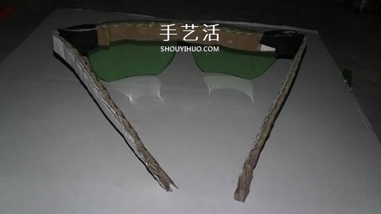 汽水瓶廢物利用手工制作黑框太陽(yáng)鏡的方法 -  www.rpnrmr.com