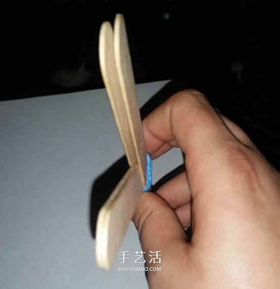 自制雪糕棍彈弓的制作方法圖解 -  www.rpnrmr.com