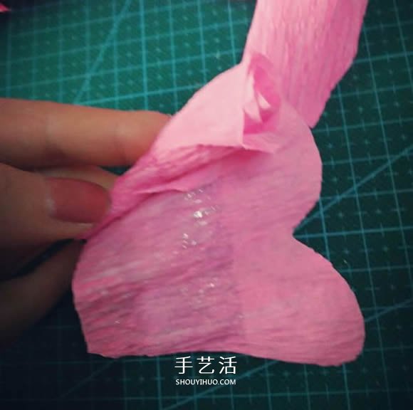 皺紋紙手工制作美麗紙花的做法圖解 -  www.rpnrmr.com