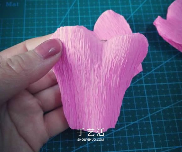 皺紋紙手工制作美麗紙花的做法圖解 -  www.rpnrmr.com