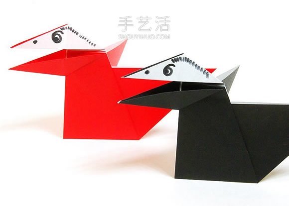 折紙嘴巴會(huì)動(dòng)的烏鴉的折法視頻教程 -  www.rpnrmr.com