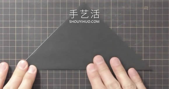 折紙嘴巴會(huì)動(dòng)的烏鴉的折法視頻教程 -  www.rpnrmr.com