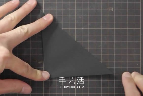 折紙嘴巴會(huì)動(dòng)的烏鴉的折法視頻教程 -  www.rpnrmr.com