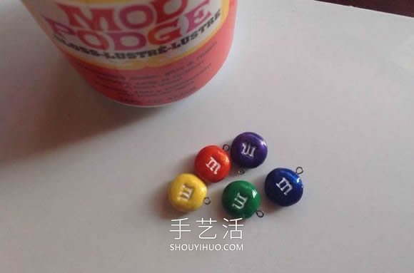 自制粘土mm巧克力豆項(xiàng)鏈的方法圖解教程 -  www.rpnrmr.com