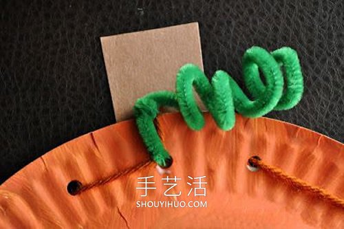 幼兒手工制作萬圣節(jié)紙盤南瓜燈籠的做法教程 -  www.rpnrmr.com