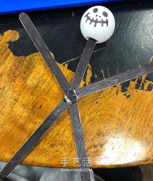 自制萬圣節(jié)骷髏小人掛飾的方法圖解教程 -  www.rpnrmr.com
