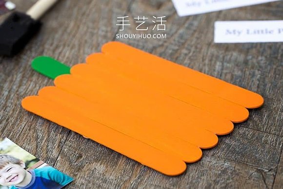 雪糕棍手工制作萬圣節(jié)南瓜相框的做法教程 -  www.rpnrmr.com