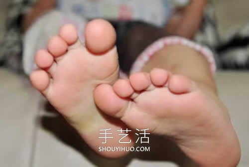 只要腳丫就足夠！簡單可愛萬圣節(jié)幽靈畫法 -  www.rpnrmr.com