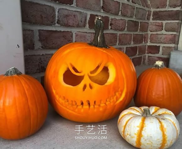 自制萬圣節(jié)南瓜燈的雕刻方法圖解教程 -  www.rpnrmr.com