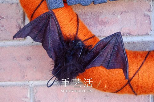 簡(jiǎn)單自制萬(wàn)圣節(jié)花環(huán)裝飾的方法圖解教程 -  www.rpnrmr.com