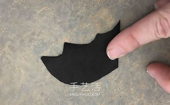 幼兒園手工制作萬圣節(jié)蝙蝠墻飾的做法教程 -  www.rpnrmr.com
