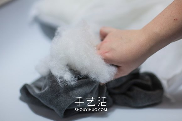 舊運動褲改造制作愛心墊子的方法圖解 -  www.rpnrmr.com
