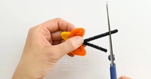 扭扭棒手工制作蝴蝶戒指的做法教程 -  www.rpnrmr.com
