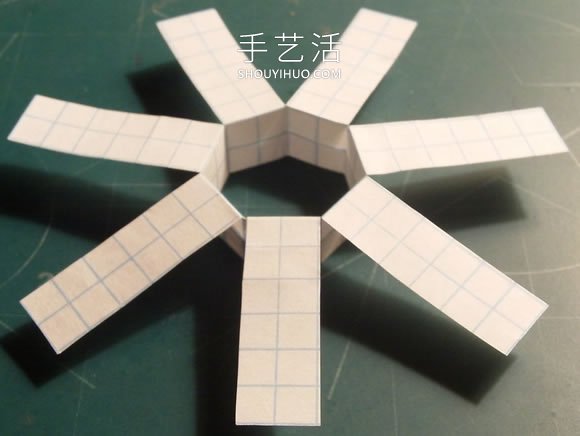 旋轉(zhuǎn)紙飛機(jī)的折法最簡(jiǎn)單教程 -  www.rpnrmr.com