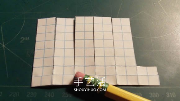 旋轉(zhuǎn)紙飛機(jī)的折法最簡(jiǎn)單教程 -  www.rpnrmr.com