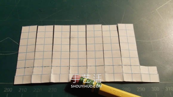 旋轉(zhuǎn)紙飛機(jī)的折法最簡(jiǎn)單教程 -  www.rpnrmr.com