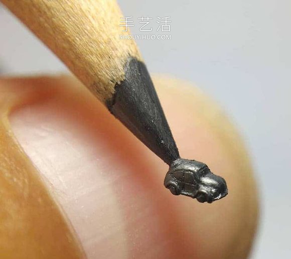 驚人的耐心！用鉛筆芯手工雕刻精美鏈子 -  www.rpnrmr.com