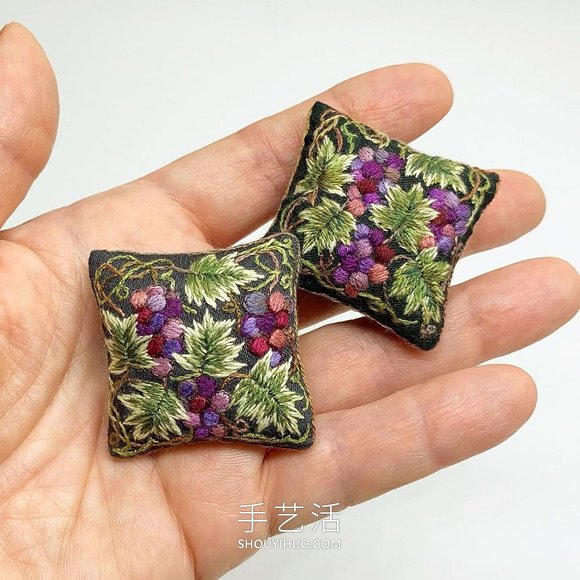 絕美微型藝術(shù)！精美手工迷你刺繡抱枕 -  www.rpnrmr.com